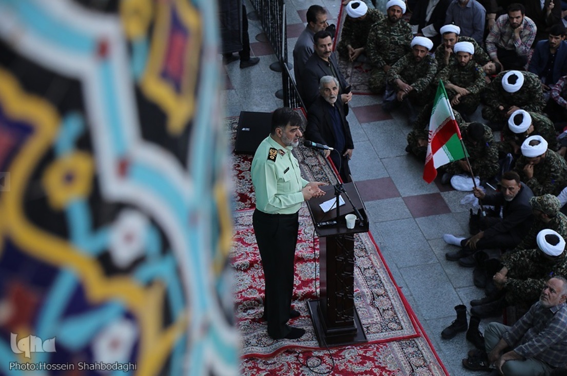 سخنرانی رادان در قم و روحانیونی که لباس نظامی پوشیده اند