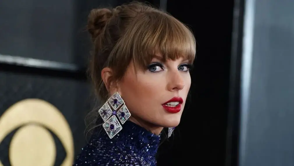 تیلور سویفت خواننده معروف آمریکایی