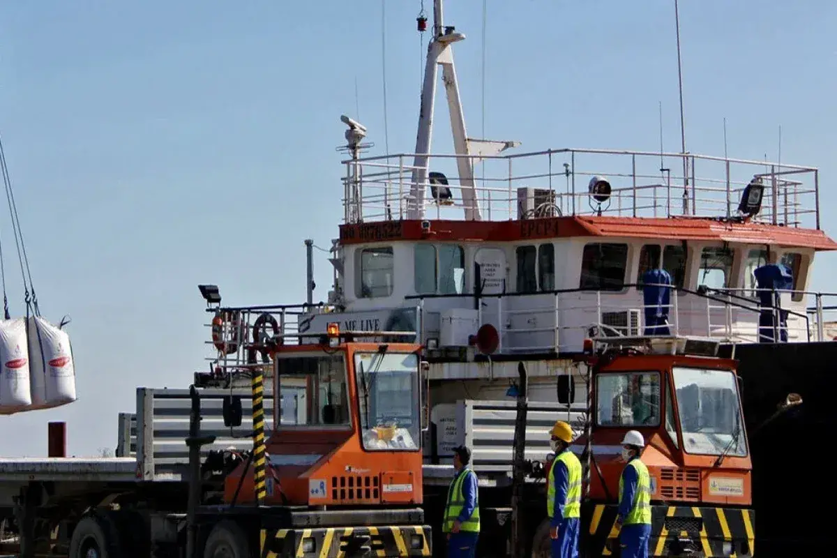 5 میلیارد دلار درآمد نفتی از دست رفت؛ چگونه خطاهای تاکتیکی و تراستی‌ها بازار ارز را متلاطم کرد