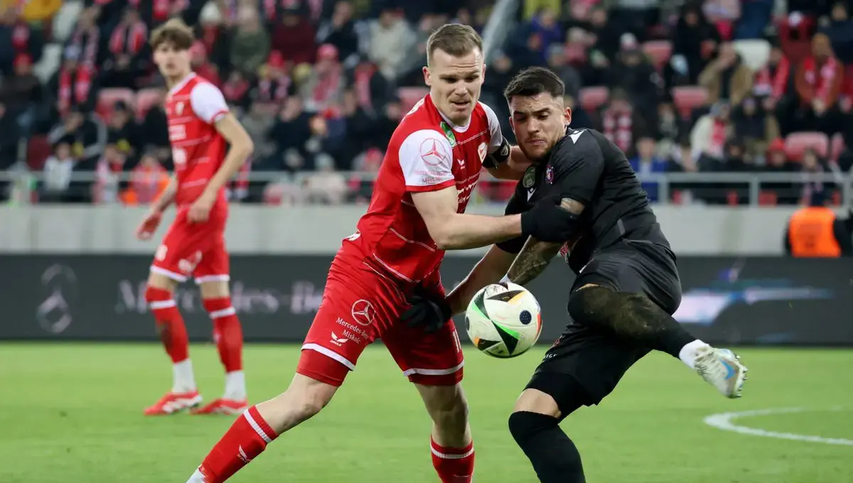 خداحافظی بازیکن جدید پرسپولیس با مادرش!