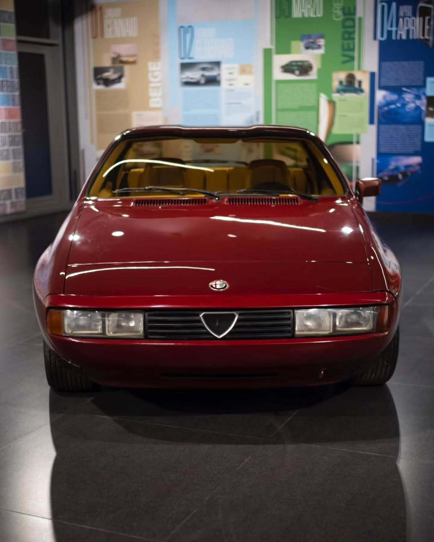 نمای جانبی و طراحی گوه‌ای‌شکل خودروی کلاسیک و مفهومی آلفارومئو Z6 زاگاتو محصول سال ۱۹۸۳ با بدنه دارای لبه‌های تیز.