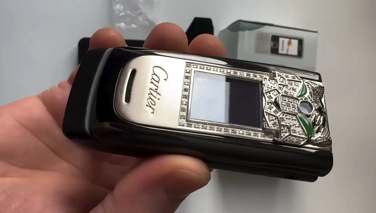 گوشی نوکیا با جزئیات کاریته (فیلم)