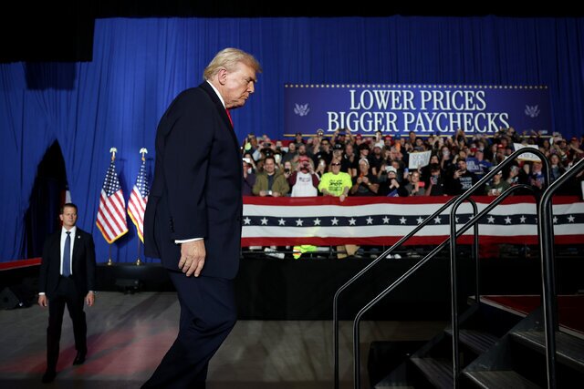 سخنگوی وزارت خارجه آمریکا: ترامپ خواستار آن است که ایران برای بررسی و رسیدگی به نگرانی‌های واشنگتن به میز مذاکرات بازگردد