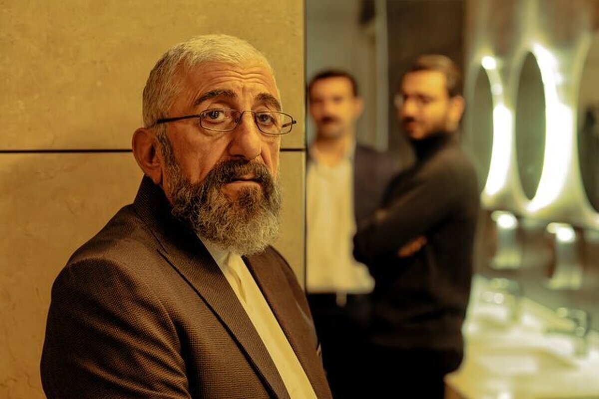 رضا کیانیان رضا کیانیان در فیلم جهان مبهم هاتف