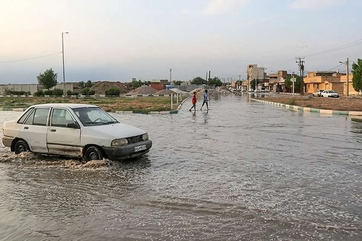 وزش باد شدید و گردوخاک در تهران/ تداوم بارش‌ باران در این استانها