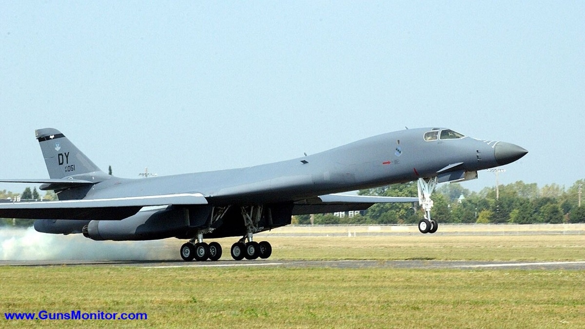 بوئینگ بی-1بی لنسر (Boeing B-1B Lancer)