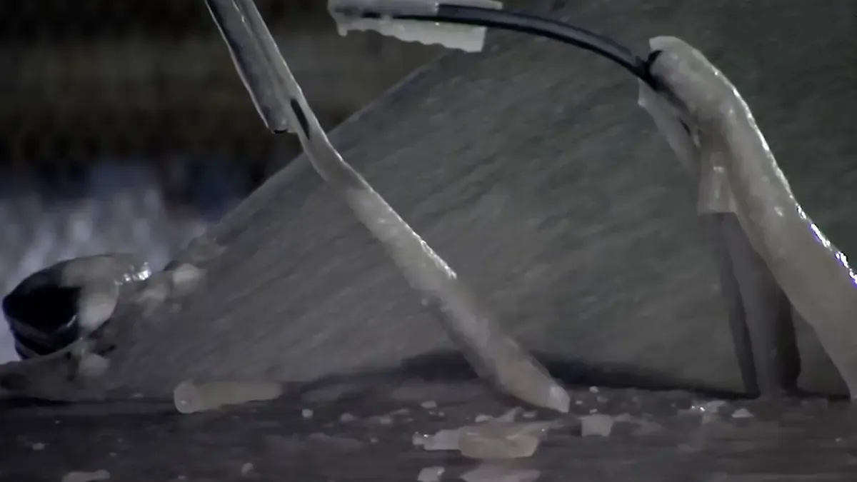 یخ زدگی کامل خودرو‌ها پس از موج سرمای شدید در فیلادلفیا