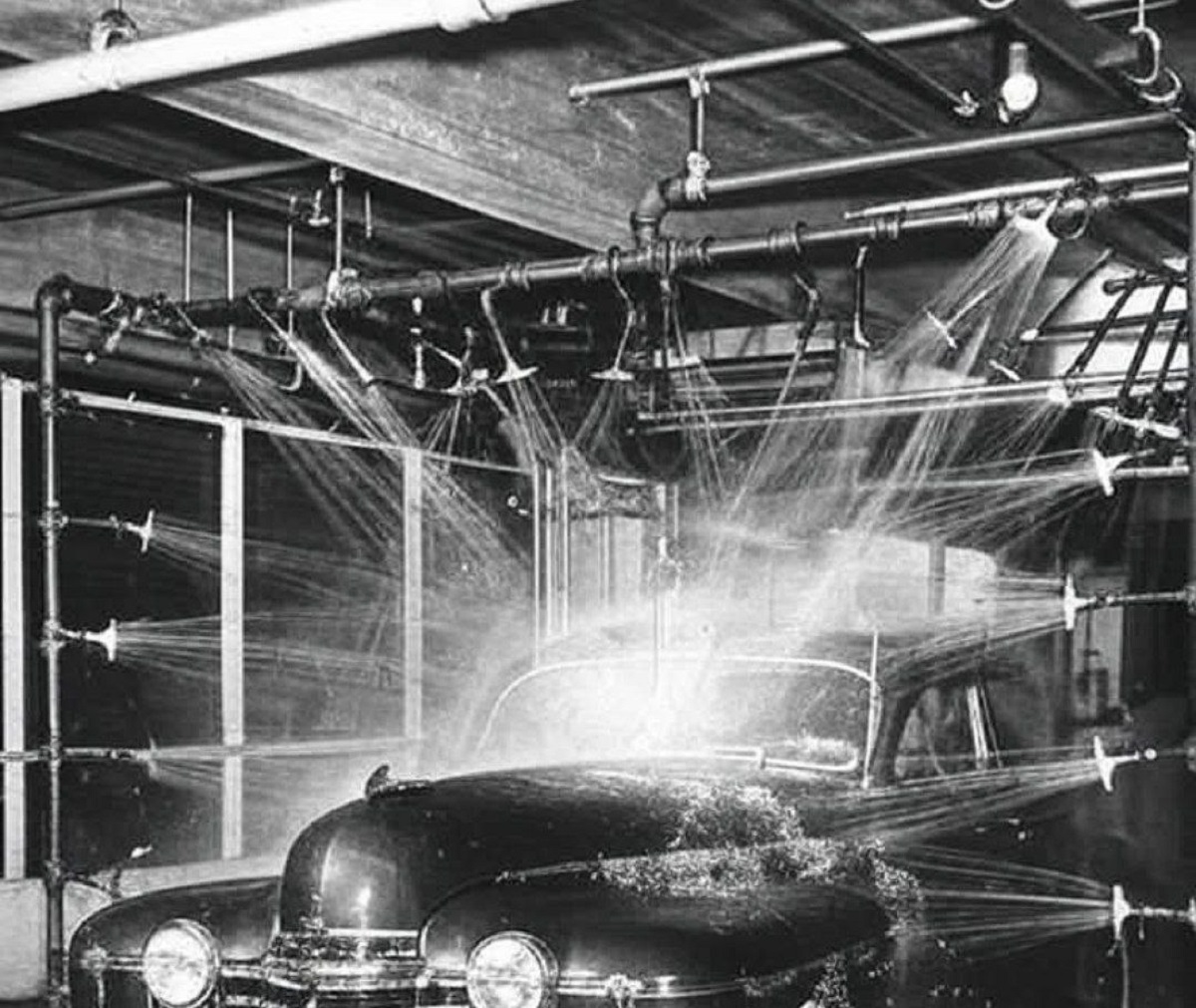 کارواش در نیویورک، سال ۱۹۴۱ (عکس)