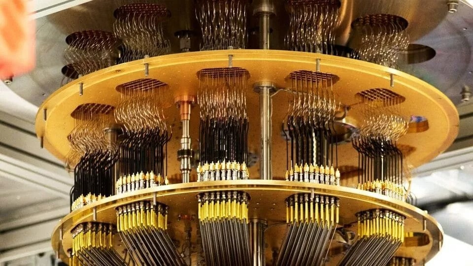 اما در آزمایشگاه ویلو، پرسش‌هایی حتی بنیادی‌تر هم مطرح می‌شود. سال گذشته، نوِن پیشنهاد داد که سرعت بی‌سابقه ویلو می‌تواند از برخی تئوری‌ها درباره وجود جهان‌های موازی پشتیبانی کند. به‌عبارت دیگر شاید ویلو برای توان محاسباتی خود به جهان‌های موازی دسترسی پیدا کرده باشد. البته همه دانشمندان با این دیدگاه موافق نیستند.