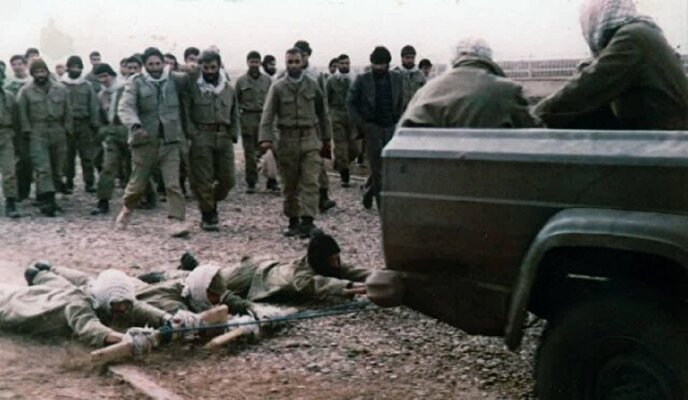 فرمانده‌ای که تنبیهش را جلوی رزمنده‌ها با جان و دل پذیرفت