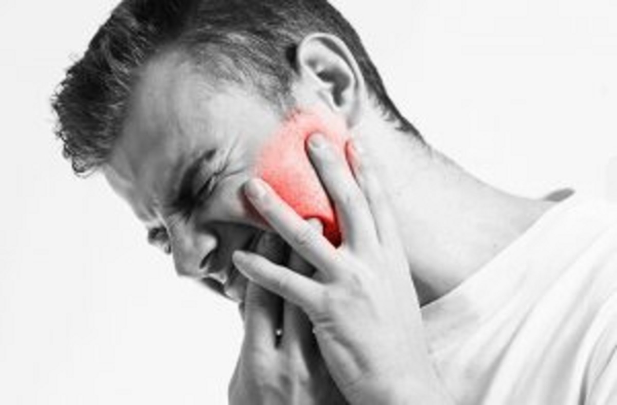 صدا دادن فک چقدر خطرناک است؟ چطور درمان کنیم؟