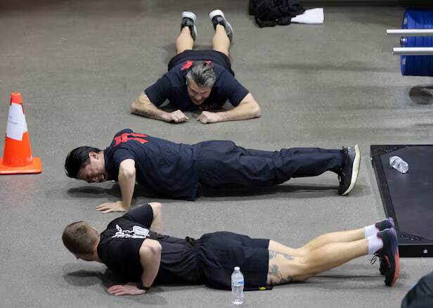 تمرین ورزشی وزیران دفاع امریکا و ژاپن در پایگاه نظامی امریکا