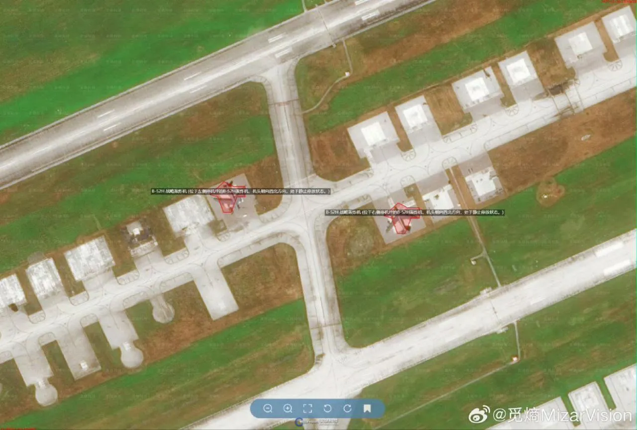 تصویر ماهواره ای از پایگاه هوایی اندرسن در گوام تصویر ماهواره ای از پایگاه هوایی اندرسن در گوام