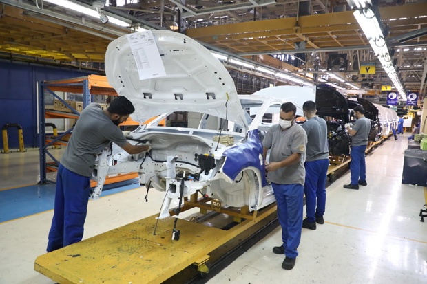 ایران‌خودرو: توقف تولید صحت ندارد