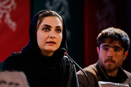 روز دوم جشنواره فجر چهل و چهارم در سینما رسانه ؛ فیلم‌ها و حاشیه‌ها (+عکس)