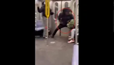 هجوم ناگهانی به یک جوان در مترو آمریکا