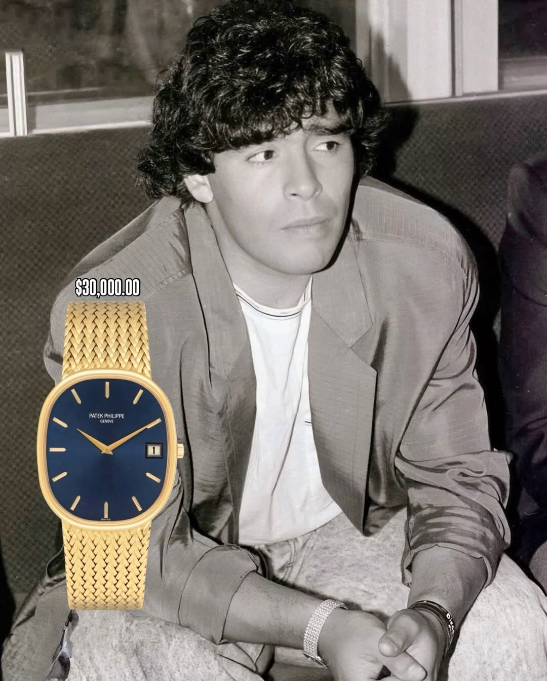 تصویر دیگو آرماندو مارادونا با ساعت طلای زرد پتک فیلیپ مدل Golden Ellipse رفرنس 3605/1J و صفحه آبی.