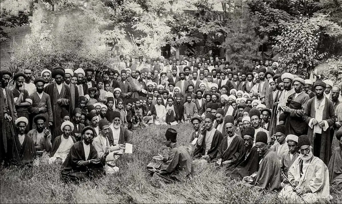 متحصنین مشروطه‌خواه ایرانی در سفارت عثمانی در تهران (عکس)