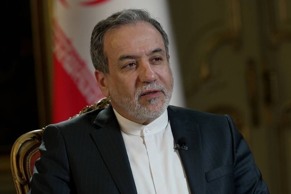 واکنش عراقچی به لشکرکشی آمریکایی‌ها به خاورمیانه