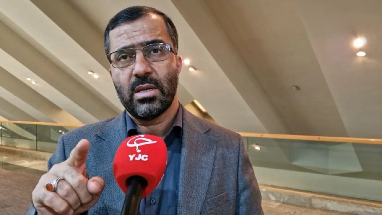 نماینده مجلس: دشمن با انتشار اسامی فرزندان مسئولان در خارج، قصد ناامید کردن مردم را دارد