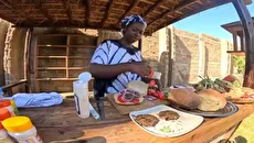 غذای روستایی در کنیا و پخت همبرگر دودی در بشکه