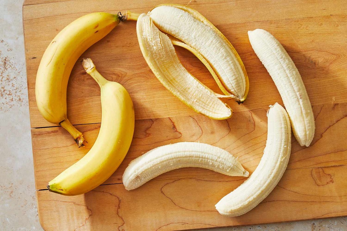 میوه موز و پوست موز