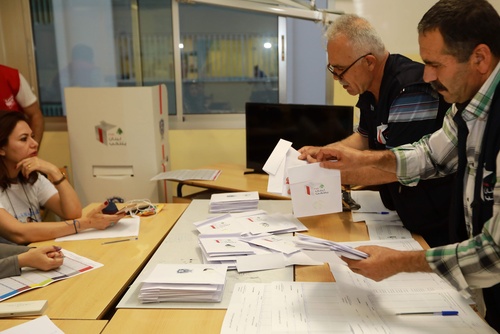 تصاویری از شمارش آرای انتخابات پارلمانی در لبنان