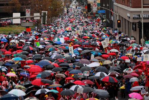 تظاهرات 30 هزار نفره معلمان اعتصابی در شهر لس‌آنجلس در ایالت کالیفرنیا آمریکا/ رویترز