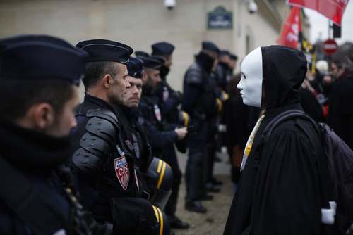 تظاهرات وکلای فرانسوی علیه اصلاحات نظام قضایی فرانسه/ پاریس/ آسوشیتدپرس