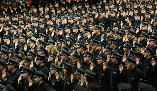 مراسم سوگند 1600 نیروی پلیس تازه استخدام شده در آلمان/ خبرگزاری آلمان