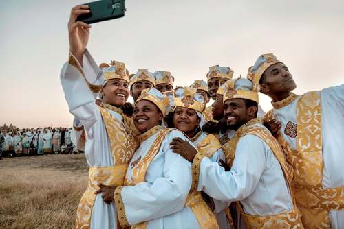 مسیحیان ارتدوکس اتیوپی در حال گرفتن 