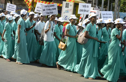 راهپیمایی دانشجویان پرستاری هند  در روز جهانی بیماری سل/ حیدرآباد/ خبرگزاری فرانسه