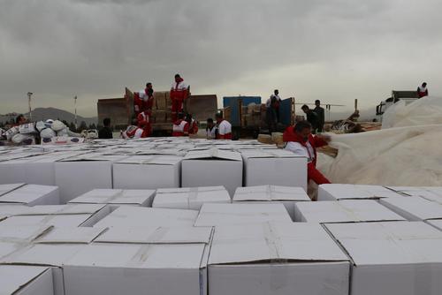دپو بسته‌های امدادی در فرودگاه خرم‌آباد
