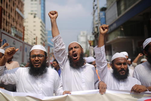 تظاهرات اسلامگرایان بنگلادشی پس از نماز جمعه در محکومیت آزار مسلمانان 