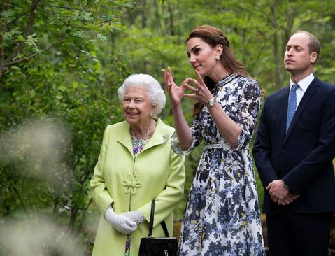 بازدید ملکه بریتانیا از باغچه 