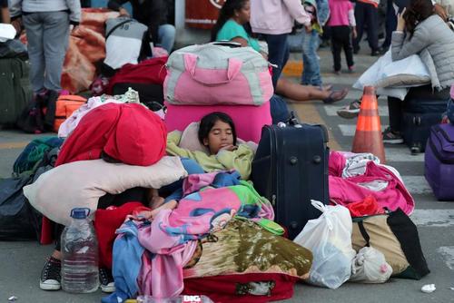 مهاجران ونزوئلایی در مرز با پرو/ رویترز