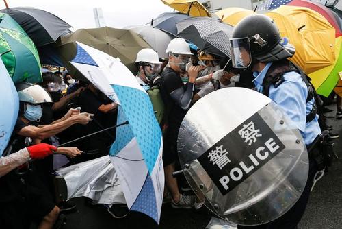 تظاهرات هنگ کنگی‌ها در سالگرد بازگشت هنگ‌کنگ به قلمرو حاکمیتی چین/ رویترز