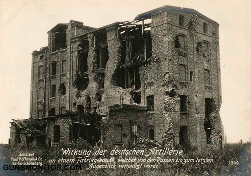 تاثیر آتش توپخانه آلمان بر ساختمان یک کارخانه که نیروهای روسی تا آخرین لحظه از آن دفاع کردند
