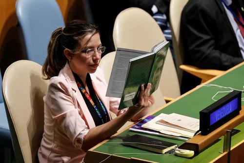 واکنش نماینده ونزوئلا در مجمع عمومی ملل متحد هنگام سخنرانی ترامپ در مجمع عمومی/ رویترز