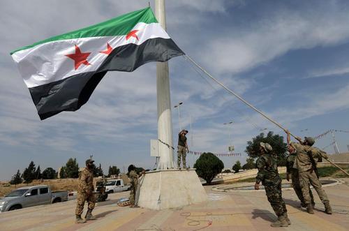نیروهای شبه نظامی مخالف حکومت سوریه و تحت حمایت ترکیه در شهر مرزی 