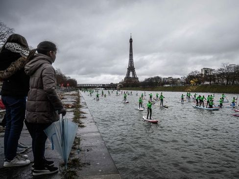 مسابقه پاروزنی 1000 نفری در پاریس/ خبرگزاری فرانسه