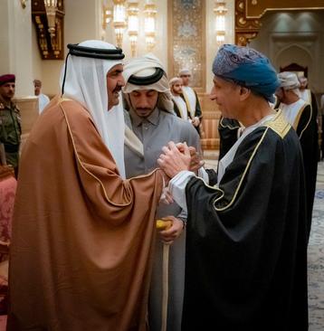 امیر سابق قطر (شیخ حمد بن خليفة آل ثاني)در سفر به مسقط و تبریک به  سلطان جدید عمان