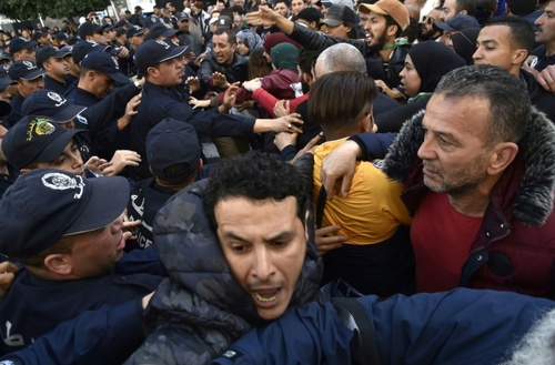 تظاهرات ضددولتی در پایتخت الجزایر/ خبرگزاری فرانسه