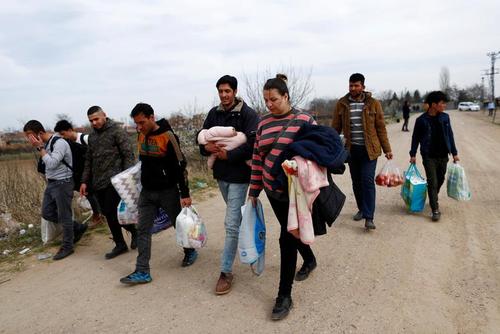پناهجویان در مرز ترکیه و یونان/ رویترز