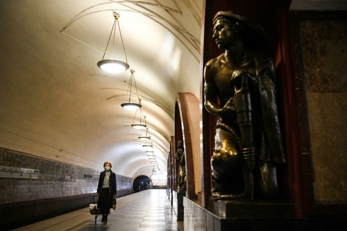 روزهای خلوت مترو شهر مسکو/ خبرگزاری فرانسه