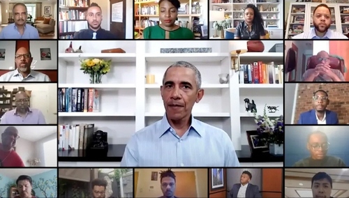 سخنرانی باراک اوباما در یک ویدئو کنفرانس ترتیب داده شده از سوی بنیاد اوباما به منظور بررسی وقایع اخیر آمریکا و خشونت پلیس آمریکا علیه سیاهان و رنگین پوستان/ خبرگزاری فرانسه 