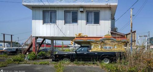 حادثه اتمی فوکوشیما و نمایشگاه متروکه خودروهای کلاسیک ارزشمند! (+تصاویر)
