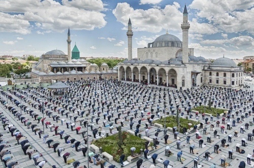 نماز جمعه در شهر قونیه ترکیه