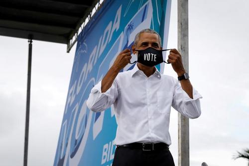 سخنرانی باراک اوباما رییس جمهوری پیشین آمریکا در یک گردهمایی انتخاباتی به نفع زوج انتخاباتی حزب دموکرات (بایدن- هریس) در شهر 