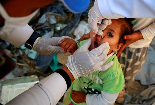 واکسیناسیون فلج اطفال کودکان در شهر صنعا یمن/ رویترز